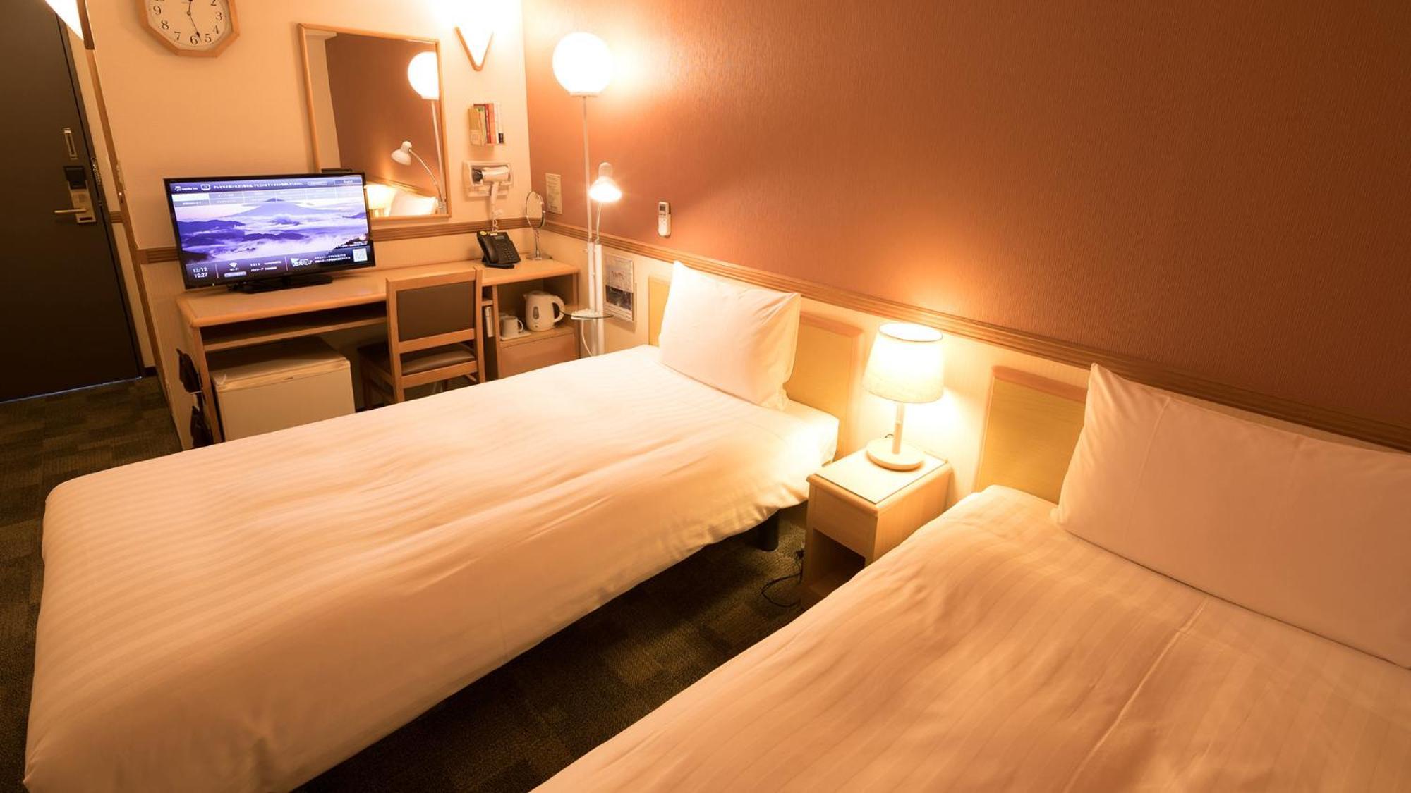 Toyoko Inn Nagoya Owari Ichinomiya Ekimae Room photo